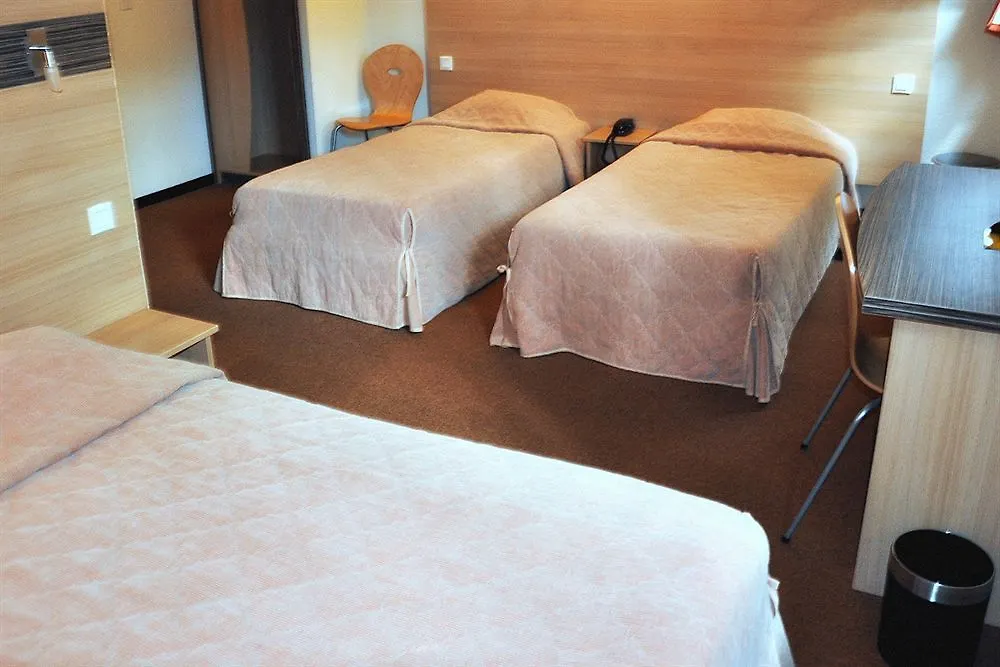 **  Beaujour & Bonsoir Hotel - Restaurant Villy-le-Pelloux Francia